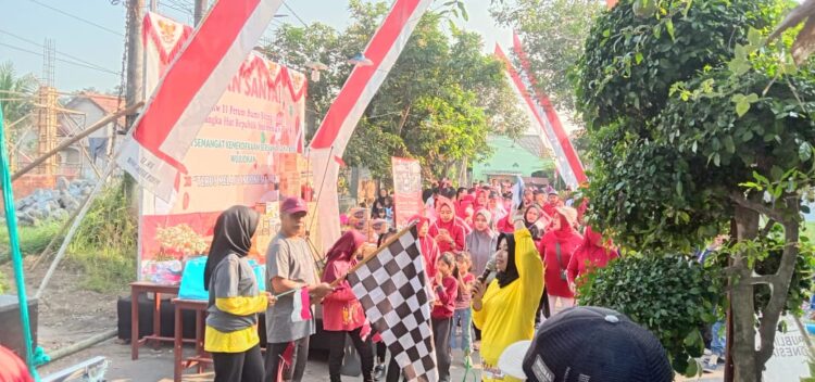 Jalan Santai di Dusun Biting Desa Kutorenon Bertabur Hadiah