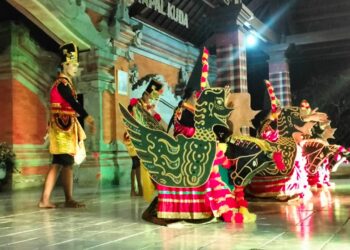 Tampilkan Jaran Kencak di Acara Galang Gerak Budaya Tapal Kuda Lumajang