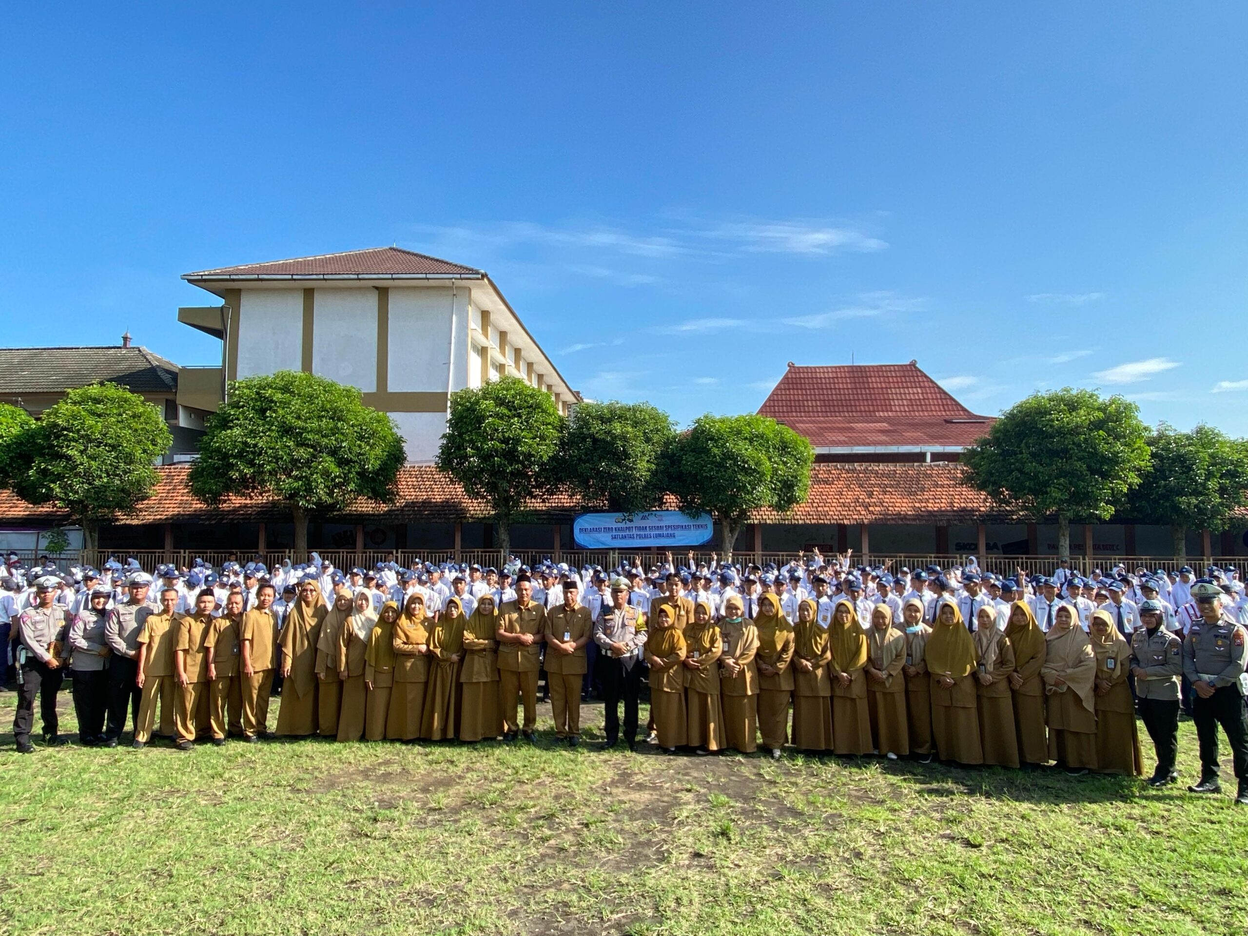 “Satlantas Polres Lumajang Back to School” Ajak pelajar tertib berlalulintas