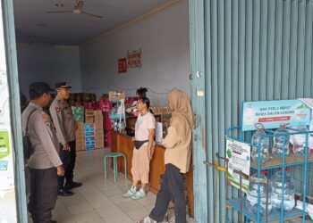 Satgas Pangan Polsek Tekung Cek Harga Bahan Pokok di Sejumlah Toko dan Kios