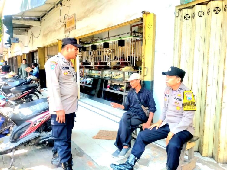 Berikan Rasa Aman, Polisi Rutin Patroli Di Pasar Pasar Kunir
