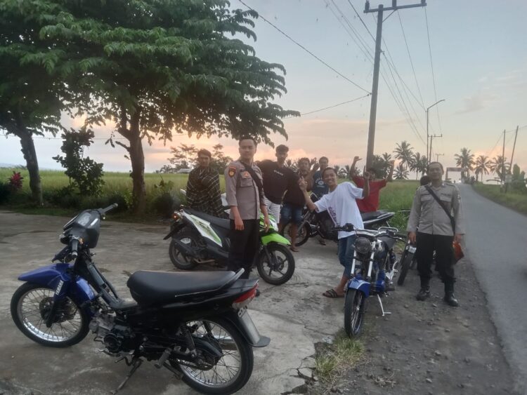 Anggota Polsek Pasrujambe Rutin Laksanakan Patroli “Ngabuburit”