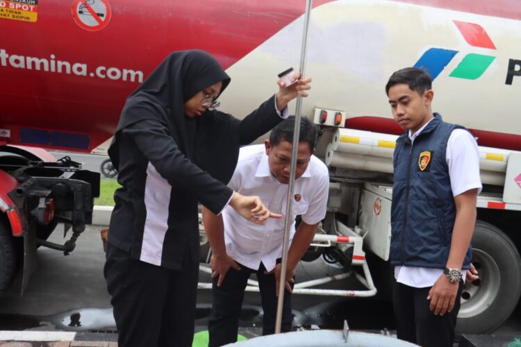 Jelang Idul Fitri, Unit Tipidter Satreskrim Polres Lumajang Sidak SPBU dan SPBE
