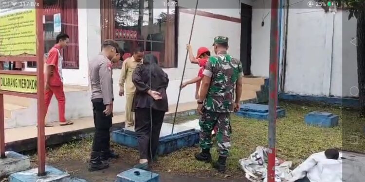 Polsek Pronojiwo Patroli SPBU Cek Ketersediaan BBM Jelang Lebaran