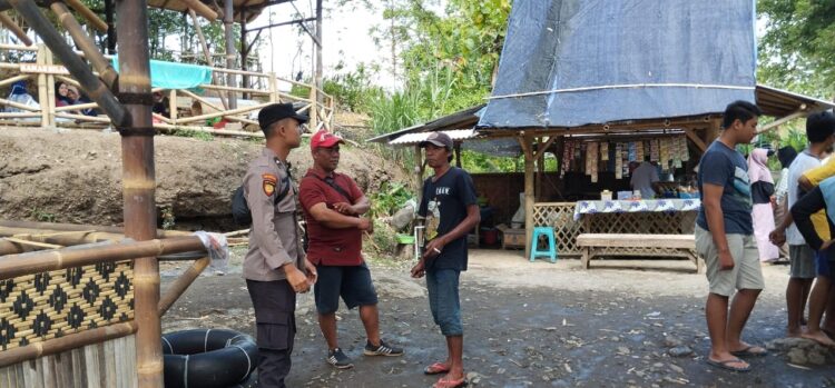 Patroli KRYD Polsek Sumbersuko Selalu Berikan Himbauan Kamtibmas