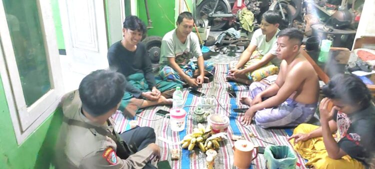 Lebih Dekat Dengan Masyarakat, Anggota Polsek Sukodono Laksanakan Patroli Dialogis