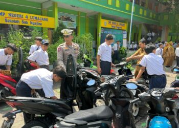 Satlantas Sosialisasi di SMPN Lumajang, Kasatlantas: Pelajar Harus Tertib Berlalu Lintas