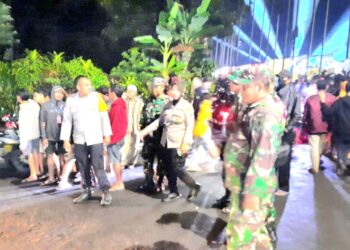 TNI-POlri Melaksanakan Pengamanan Kesenian Bantengan