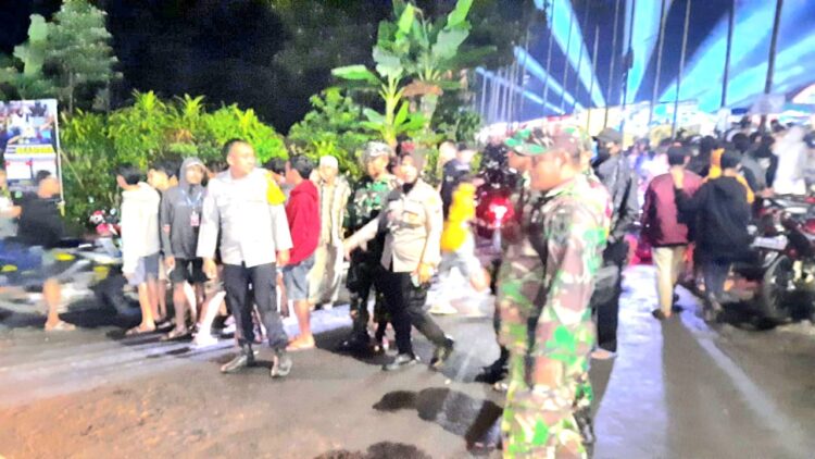 TNI-POlri Melaksanakan Pengamanan Kesenian Bantengan