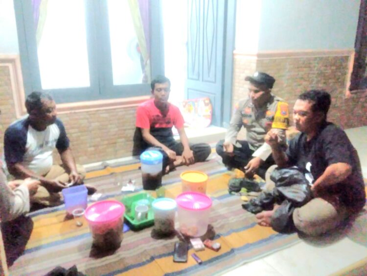 Polsek Kunir Ajak Warga Jaga Kamtibmas Lewat Patroli Dialogis Malam Hari
