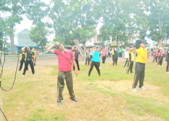 TNI-Polri dan Forkopimcam Tempeh Gelar Senam Sehat Bersama untuk Perkuat Sinergitas