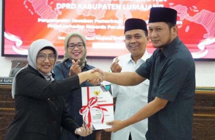 Paripurna DPRD Lumajang Bahas Tanggapan Pj. Bupati Soal Hibah Honor Guru Non NIP