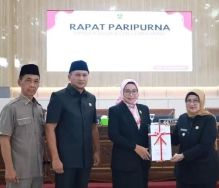 Rapat Paripurna DPRD Lumajang : Penyampaian Pendapat Badan Pembentukan Perda terhadap R-APBD Tahun Anggaran 2025