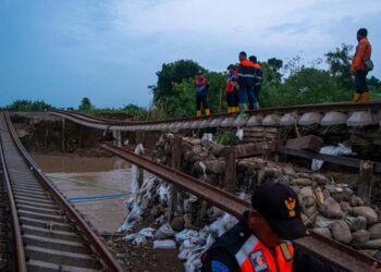 Jalur Kereta Api Antara Stasiun Gubug dan Karangjati di Grobogan Ditutup Usai Tergerus Luapan Air