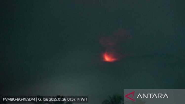 Erupsi Gunung Ibu di Halmahera Barat Muntahkan Abu Vulkanik Setinggi 500 Meter