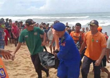 Siswa SMPN 7 Mojokerto yang Hilang di Pantai Drini Ditemukan Meninggal Rabu Pagi