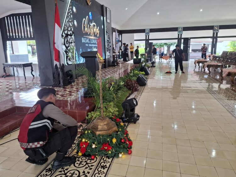 Polres Lumajang Mensterilkan Pendopo Arya Wiraraja Jelang Perayaan Natal BKSAG