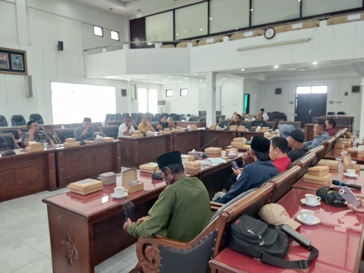 Komisi C DPRD Lumajang Berkomitmen Perjuangkan Penambang Pasir Tradisional Pandanarum Hingga Kantongi Ijin