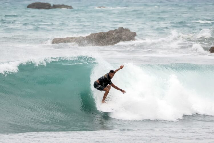 Pantai Dampar, Jadi Destinasi Surfing yang Makin Mendunia