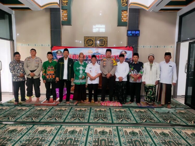 Kapolsek Padang Ajak Warga Aktifkan Siskamling di Safari Ramadhan Khususnya Desa Babakan Lumajang