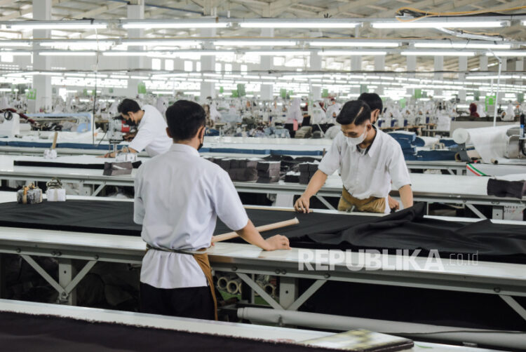 Perusahaan Asal Probolinggo Ekspor Uniform Senilai Rp 3,3 Miliar