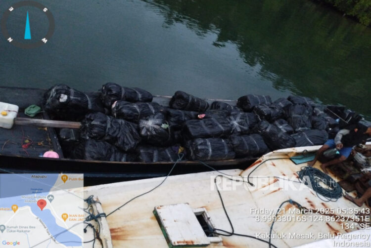 Bea Cukai Gagalkan Penyelundupan Pakaian Bekas di Perairan Pasir Putih