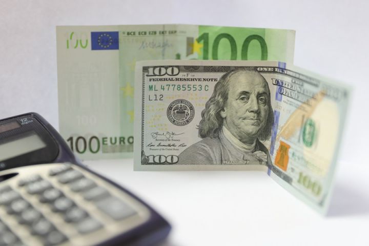Dolar AS Melempem di Tengah Kekhawatiran Pelemahan Ekonomi