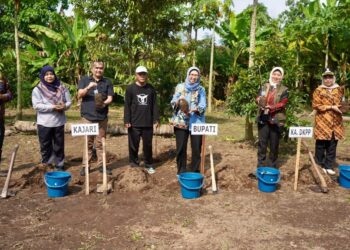 Pemkab Lumajang Bantu Petani Kuasai Budidaya Durian, Dari Penanaman hingga Perawatan
