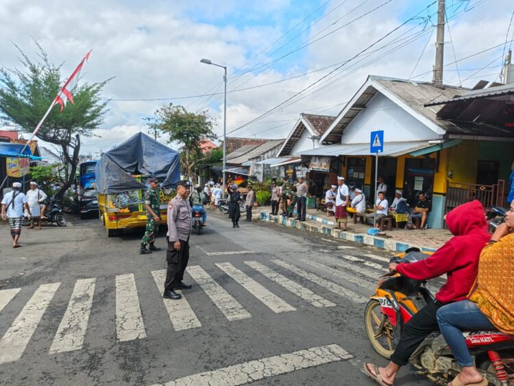 Operasi Patuh Semeru 2025: Satlantas Polres Lumajang Tertibkan Lalu Lintas dan Beri Himbauan