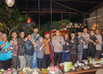 Kapolres Lumajang Jagongan Kamtibmas dengan Para Kades se-Kecamatan Senduro