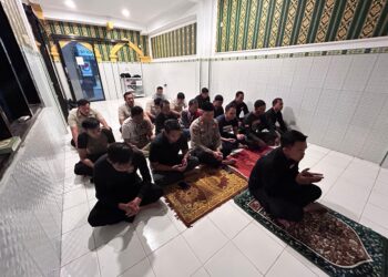 Polres Lumajang Gelar Sholat Gaib untuk Affan Kurniawan