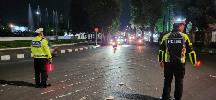 Satlantas Polres Lumajang Gelar Tibcar Lantas di Sekitar Alun-Alun