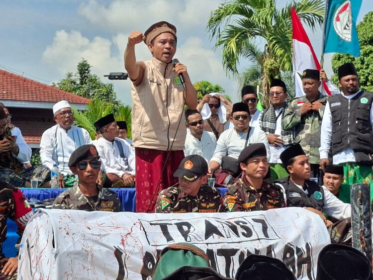 Ribuan Santri Lumajang Gelar Aksi Damai Kecam Program “X-Pose” Trans7