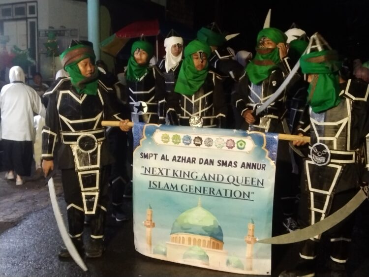 Pawai Kreatif Hari Santri Nasional 2025 Di PP Annur Azzahra Lentera Santri di Malam Yang Dingin