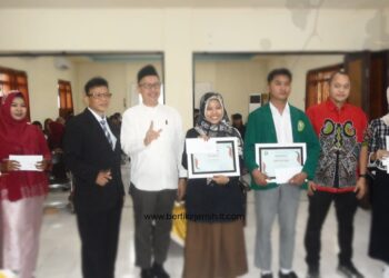 Berikut Nama Nama Mahasiswa Berprestasi STIH Jenderal Sudirman Beri Penghargaan Bersamaan dengan Seminar Nasional PPKS