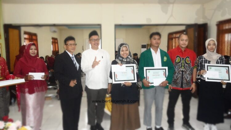 Berikut Nama Nama Mahasiswa Berprestasi STIH Jenderal Sudirman Beri Penghargaan Bersamaan dengan Seminar Nasional PPKS