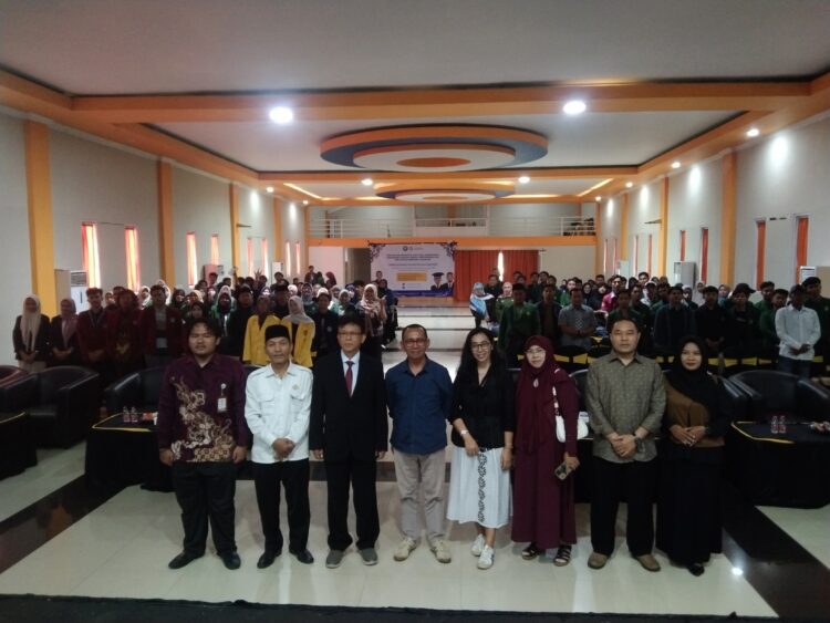 Cerdas Komunikasi Terampil Menyusun Legal Opinion Digelar di Aula SMK Muhammadiyah Lumajang