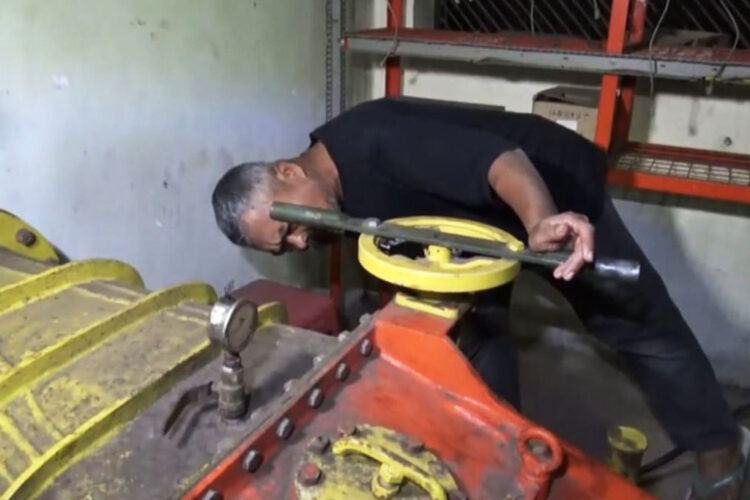 Sucipto Perintis Listrik Mikrohidro di Sumber Candipuro Lumajang