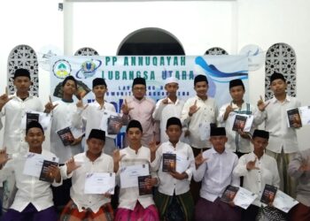 Buku Dalam Hening Kami Bicara Dilaunching, Santri Lubangsa Utara Menyapa Dunia Lewat