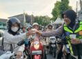 Satlantas Polres Lumajang Bagikan 500 Takjil, Ngabuburit Road Safety Ramadhan Disambut Antusias Warga
